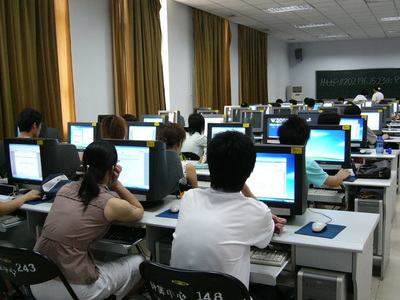 煉實(shí)踐技能，育綜合素養(yǎng) 軟件學(xué)院05級學(xué)生第二學(xué)期實(shí)訓(xùn)周全面啟動(dòng)